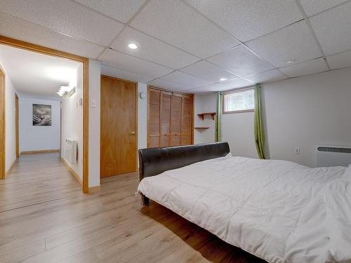 Master bedroom - 18 Av. Conrad-Gamache, Saint-Paul-De-L'Île-Aux-Noix, QC - Indoor Photo Showing Bedroom