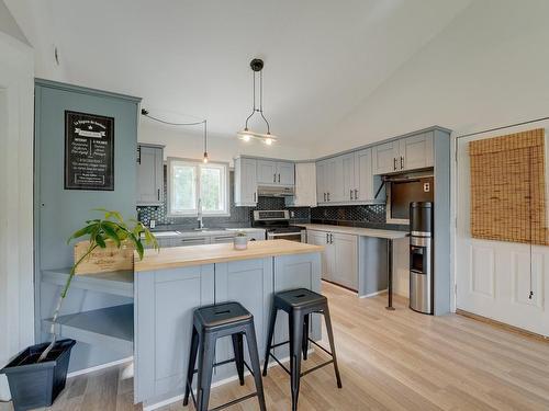 Kitchen - 18 Av. Conrad-Gamache, Saint-Paul-De-L'Île-Aux-Noix, QC - Indoor Photo Showing Kitchen