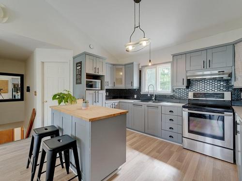 Kitchen - 18 Av. Conrad-Gamache, Saint-Paul-De-L'Île-Aux-Noix, QC - Indoor Photo Showing Kitchen