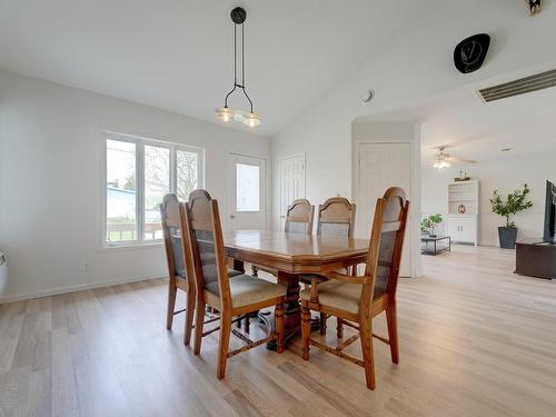 Dining room - 18 Av. Conrad-Gamache, Saint-Paul-De-L'Île-Aux-Noix, QC - Indoor Photo Showing Dining Room