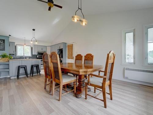 Dining room - 18 Av. Conrad-Gamache, Saint-Paul-De-L'Île-Aux-Noix, QC - Indoor Photo Showing Dining Room