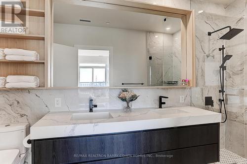 903 - 6 Parkwood Avenue, Toronto, ON - Indoor Photo Showing Bathroom