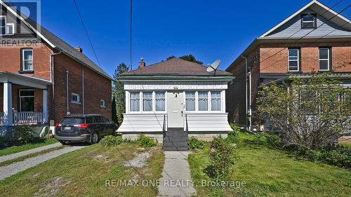 32 Durham Street W, Kawartha Lakes, ON - Outdoor With Facade