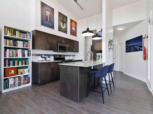 401-662 Goldstream Ave, Langford, BC - Indoor Photo Showing Kitchen With Upgraded Kitchen