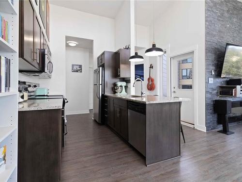 401-662 Goldstream Ave, Langford, BC - Indoor Photo Showing Kitchen