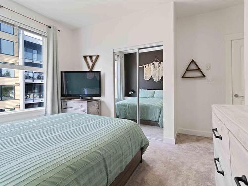 401-662 Goldstream Ave, Langford, BC - Indoor Photo Showing Bedroom