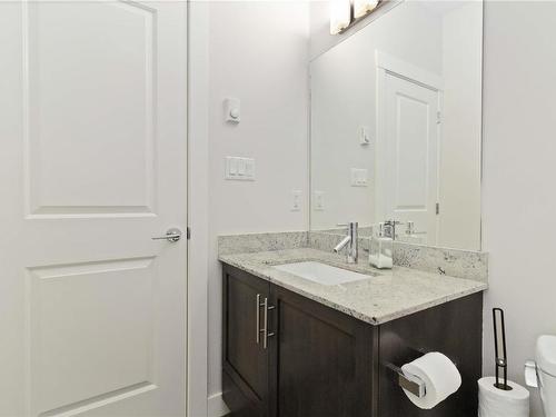 401-662 Goldstream Ave, Langford, BC - Indoor Photo Showing Bathroom