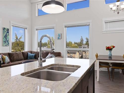 401-662 Goldstream Ave, Langford, BC - Indoor Photo Showing Kitchen With Double Sink