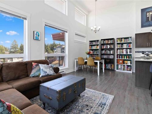 401-662 Goldstream Ave, Langford, BC - Indoor Photo Showing Living Room