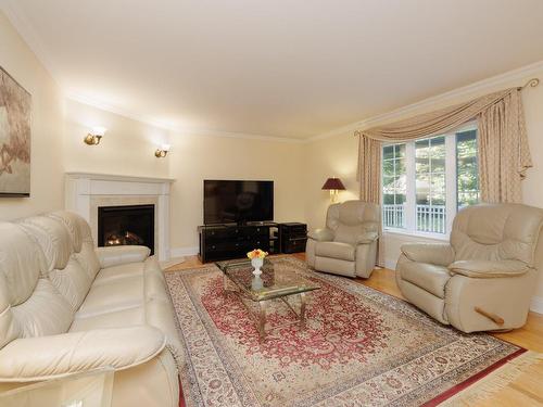 Family room - 1878 Rue Du Patrimoine, Saint-Lazare, QC - Indoor Photo Showing Living Room With Fireplace