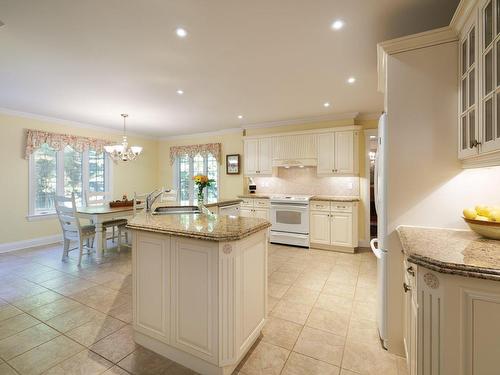 Kitchen - 1878 Rue Du Patrimoine, Saint-Lazare, QC - Indoor Photo Showing Kitchen