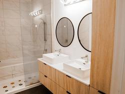 Ensuite bathroom - 