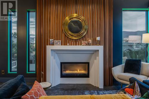 446 West Avenue Unit# 302, Kelowna, BC - Indoor Photo Showing Living Room With Fireplace