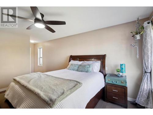 2089 Bowron Street, Kelowna, BC - Indoor Photo Showing Bedroom