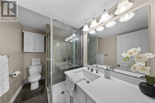 109 Rinkside Court, Sudbury, ON - Indoor Photo Showing Bathroom