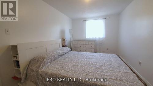 6 Carisbrooke Court, Brampton, ON - Indoor Photo Showing Bedroom