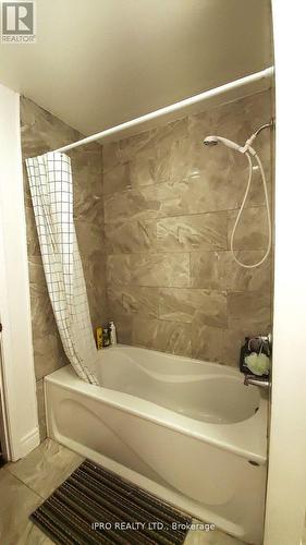 6 Carisbrooke Court, Brampton, ON - Indoor Photo Showing Bathroom