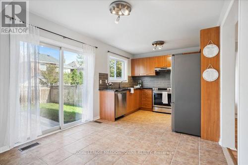 2173 Crestmont Drive, Oakville, ON - Indoor Photo Showing Kitchen