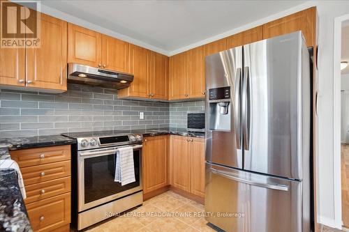 2173 Crestmont Drive, Oakville, ON - Indoor Photo Showing Kitchen