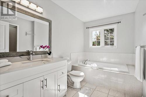 2173 Crestmont Drive, Oakville, ON - Indoor Photo Showing Bathroom