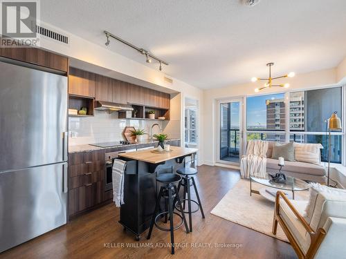 3004 - 7 Mabelle Avenue, Toronto, ON - Indoor Photo Showing Kitchen