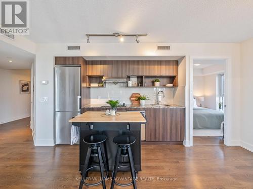 3004 - 7 Mabelle Avenue, Toronto, ON - Indoor Photo Showing Kitchen