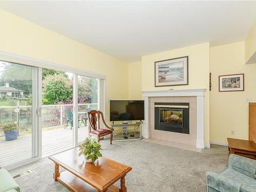 5-4701 Lochside Dr, Saanich, BC 