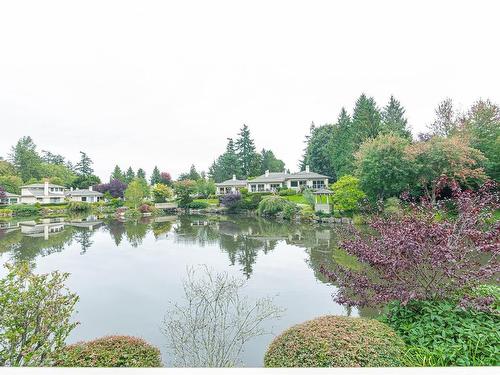 5-4701 Lochside Dr, Saanich, BC 