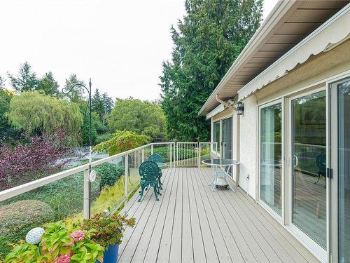 5-4701 Lochside Dr, Saanich, BC 