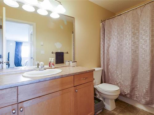 1799 White Blossom Way, Nanaimo, BC - Indoor Photo Showing Bathroom