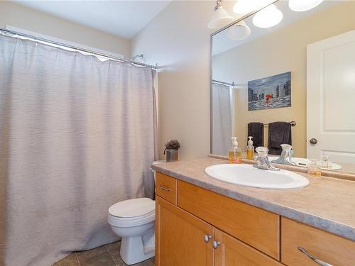 1799 White Blossom Way, Nanaimo, BC - Indoor Photo Showing Bathroom