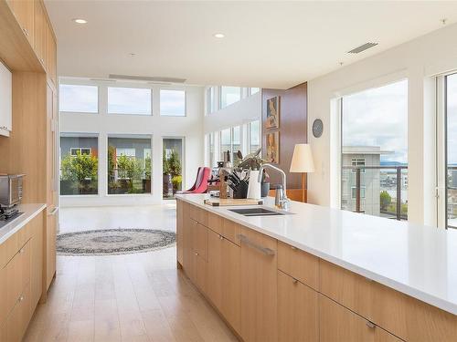 603-2461 Sidney Ave, Sidney, BC - Indoor Photo Showing Kitchen With Double Sink