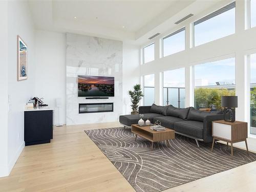 603-2461 Sidney Ave, Sidney, BC - Indoor Photo Showing Living Room