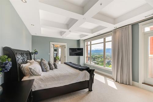 1702-1160 Bernard Avenue, Kelowna, BC - Indoor Photo Showing Bedroom