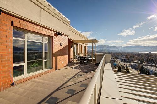 1702-1160 Bernard Avenue, Kelowna, BC - Outdoor