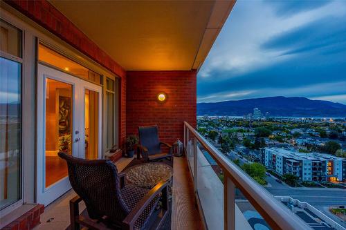 1702-1160 Bernard Avenue, Kelowna, BC - Outdoor With Exterior