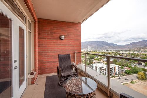 1702-1160 Bernard Avenue, Kelowna, BC - Outdoor With Exterior