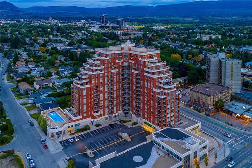 1702-1160 Bernard Avenue, Kelowna, BC - Outdoor With View