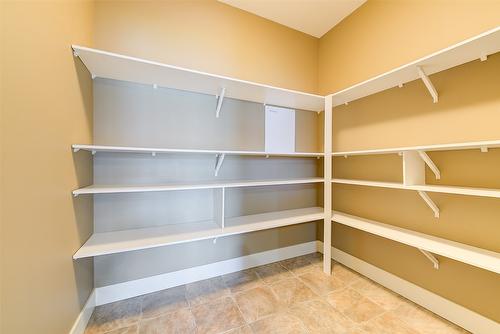 108-4350 Ponderosa Drive, Peachland, BC - Indoor With Storage