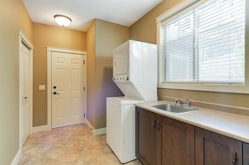 108-4350 Ponderosa Drive, Peachland, BC - Indoor Photo Showing Laundry Room