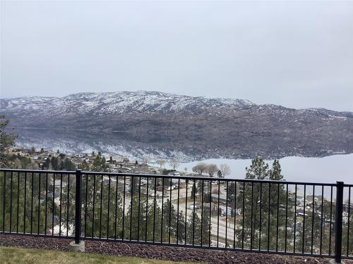 108-4350 Ponderosa Drive, Peachland, BC - Outdoor