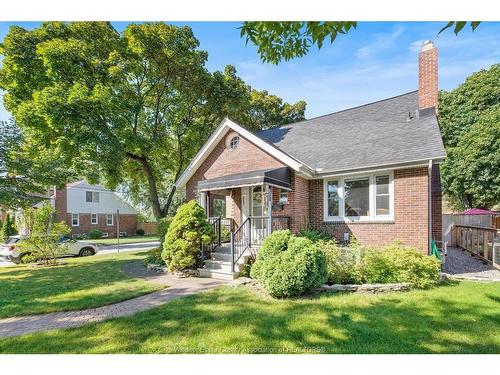 2297 Moy Avenue, Windsor, ON 