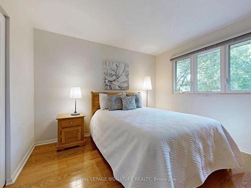 26 Ravencliff Cres, Toronto, ON - Indoor Photo Showing Bedroom