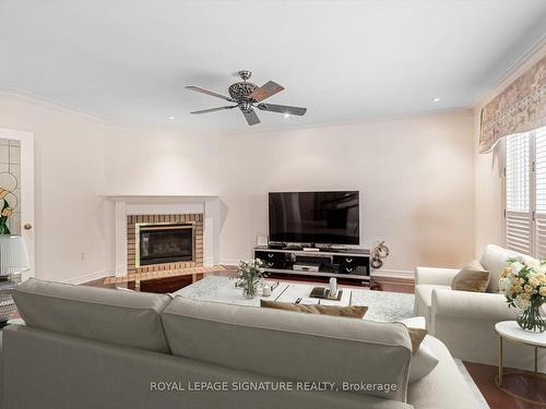 6 Boxwood Cres, Markham, ON - Indoor Photo Showing Living Room With Fireplace