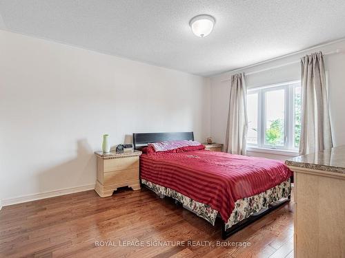 6 Boxwood Cres, Markham, ON - Indoor Photo Showing Bedroom