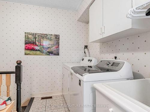 6 Boxwood Cres, Markham, ON - Indoor Photo Showing Laundry Room