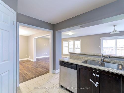 401 Leiterman Dr, Milton, ON - Indoor Photo Showing Kitchen With Double Sink