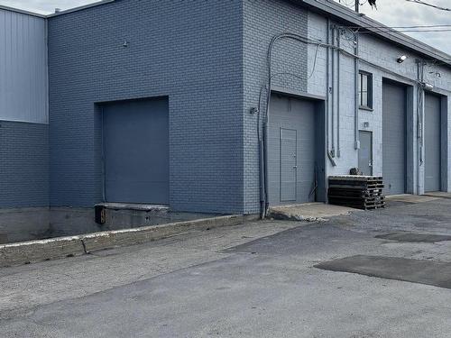 Garage - 2900 Rue Sabourin, Montréal (Saint-Laurent), QC 