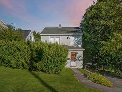 35 Pioneer Avenue  Halifax, NS B3M 1X1