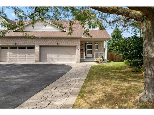 35 Foulis Crescent, Ottawa, ON 